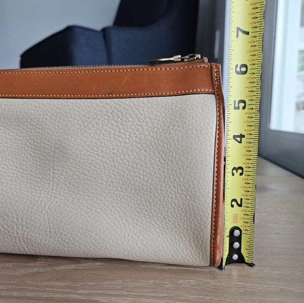 Dooney & Bourke Leather Crossbody Bag EUC - Picture 16 of 16